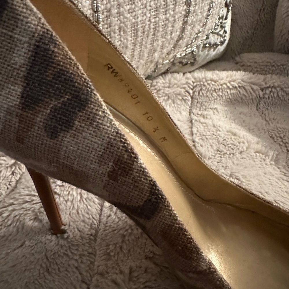 STUART WEITZMAN heels - Picture 5 of 10
